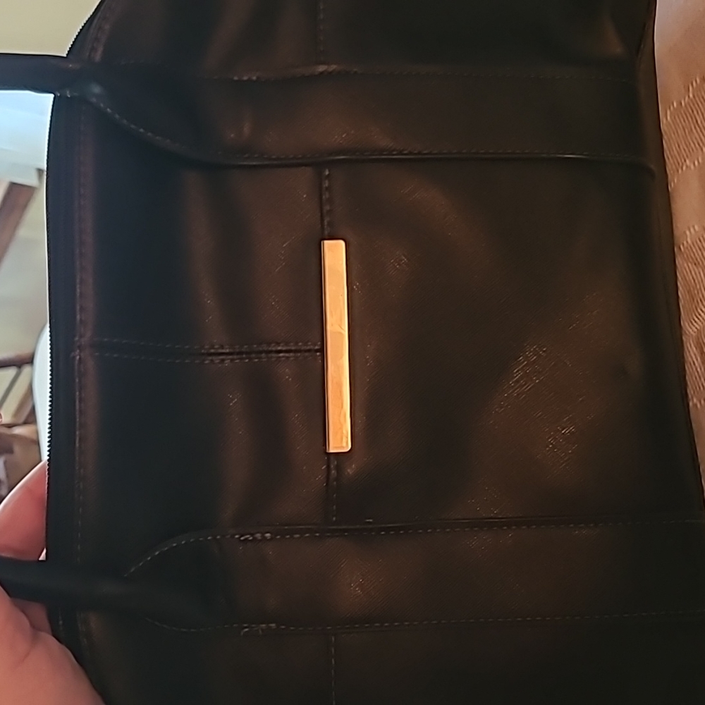 Black hand bag (no name)